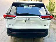 Toyota RAV4 LE 2021 - miniatura 8