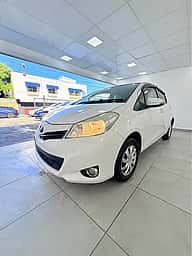 Toyota VITZ GR Sport 2012 - miniatura 3