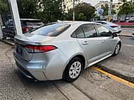 Toyota Corolla LE 2020 - miniatura 4