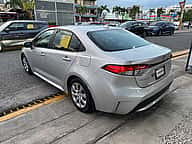 Toyota Corolla LE 2020 - miniatura 5