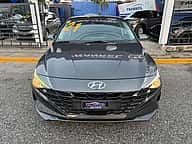 Hyundai Avante 2021 - miniatura 1