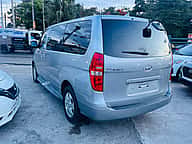 Hyundai Grand Starex 2021 - miniatura 3