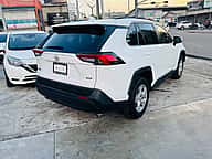 Toyota RAV4 XLE 2020 - miniatura 5