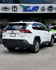 Toyota RAV4 XLE Premium 2024 - miniatura 3