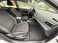 Hyundai Elantra SEL 2020 - miniatura 9
