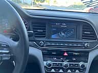 Hyundai Elantra SEL 2020 - miniatura 10