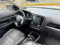 Mitsubishi Motors Outlander SE 2020 - miniatura 4