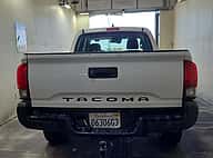 Toyota Tacoma SR 2021 - miniatura 4
