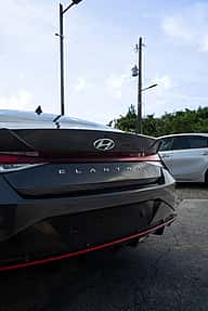 Hyundai Elantra SE 2021 - miniatura 5