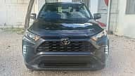 Toyota RAV4 LE 2020 - miniatura 5