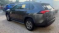 Toyota RAV4 LE 2020 - miniatura 4