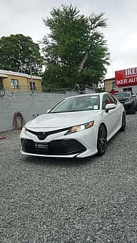 Toyota Camry LE 2020 - miniatura 1