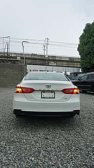 Toyota Camry LE 2020 - miniatura 5