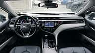 Toyota Camry LE 2020 - miniatura 9