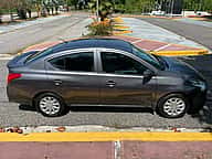 Nissan Versa S Plus 2018 - miniatura 8