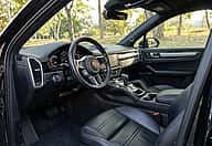 Porsche Cayenne Coupe Platinum 2022 - miniatura 2