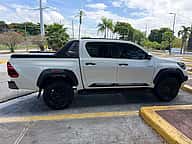 Toyota Hilux SR5 2022 - miniatura 2