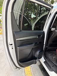 Toyota Hilux SR5 2022 - miniatura 9