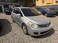 Nissan Versa 2011 - miniatura 2