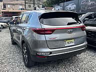 Kia Sportage LE 2020 - miniatura 4