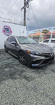 Toyota Camry SE 2021 - miniatura 3
