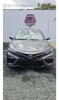 Toyota Camry SE 2021 - miniatura 2