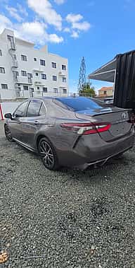 Toyota Camry SE 2021 - miniatura 4