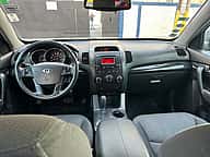 Kia Sorento LX 2011 - miniatura 8