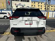 Toyota RAV4 XLE 2021 - miniatura 5