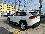 Toyota RAV4 XLE 2021 - miniatura 6