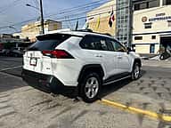 Toyota RAV4 XLE 2021 - miniatura 4