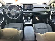 Toyota RAV4 XLE 2021 - miniatura 8