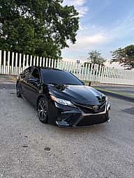 Toyota Camry SE 2018 - miniatura 3