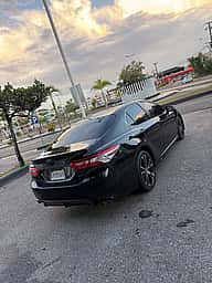 Toyota Camry SE 2018 - miniatura 4