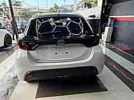 Toyota Yaris Hatchback 2021 - miniatura 4