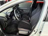 Toyota Yaris Hatchback 2021 - miniatura 7