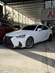 Lexus IS 300 2020 - miniatura 1