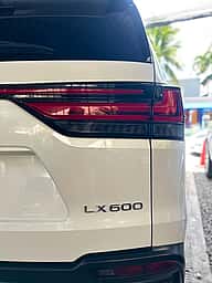 Lexus LX 600 Premium 2023 - miniatura 5