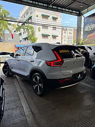 Volvo XC40 Ultimate Dark B5 2024 - miniatura 3