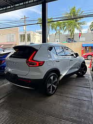 Volvo XC40 Ultimate Dark B5 2024 - miniatura 4