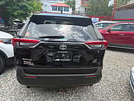 Toyota RAV4 LE 2020 - miniatura 3