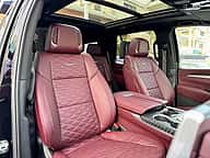 Cadillac Escalade Luxury Short 2026 - miniatura 4