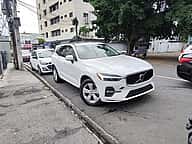 Volvo XC60 B5 Momentum 2022 - miniatura 2