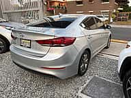 Hyundai Elantra ES 2018 - miniatura 6
