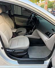 Hyundai Elantra ES 2018 - miniatura 7