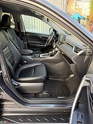 Toyota RAV4 LE 2021 - miniatura 10