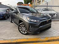 Toyota RAV4 LE 2021 - miniatura 4