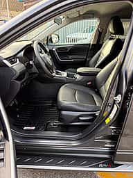 Toyota RAV4 LE 2021 - miniatura 6