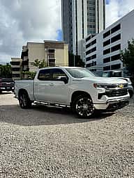 Chevrolet Silverado LT 2023 - miniatura 3
