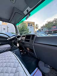 Isuzu ELF 2022 - miniatura 11